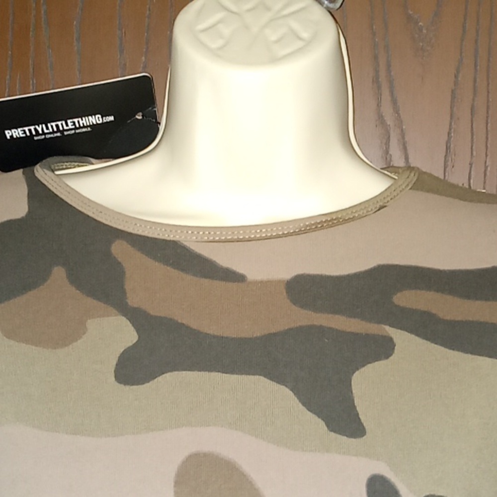 PrettyLittleThing Loop Back Camo Sweater Dress Size Juniors 4 NWT - Picture 3 of 6